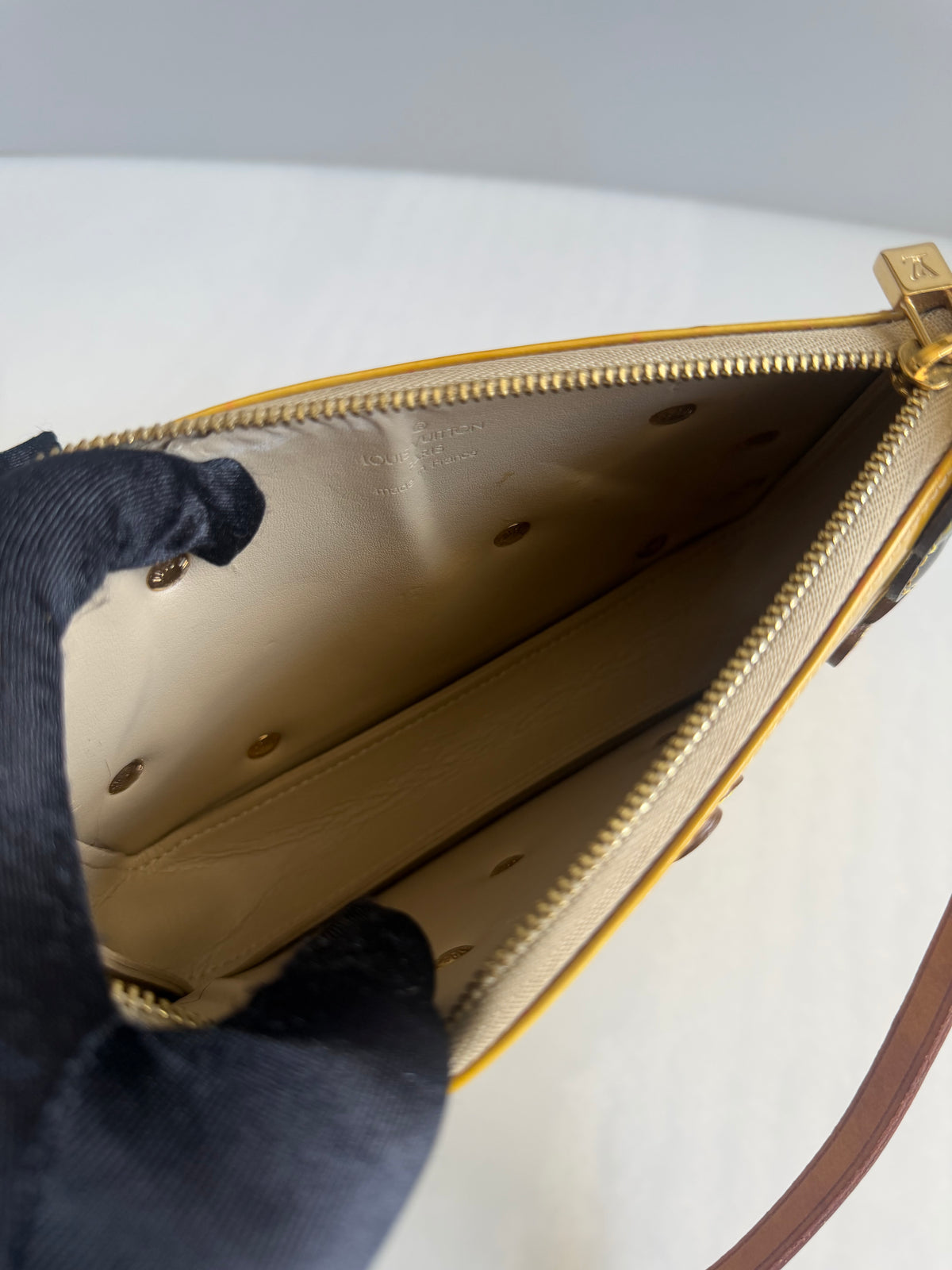 Louis Vuitton Monogram Vernis Lexington Fleurs Pochette - Yellow
