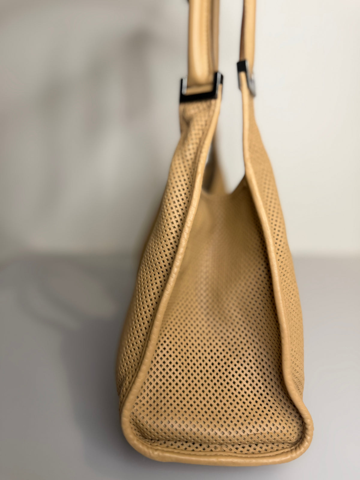 Rare Gucci Perforated Leather Jackie x Bardot Tan Hobo Shoulder Bag w/ Pouch