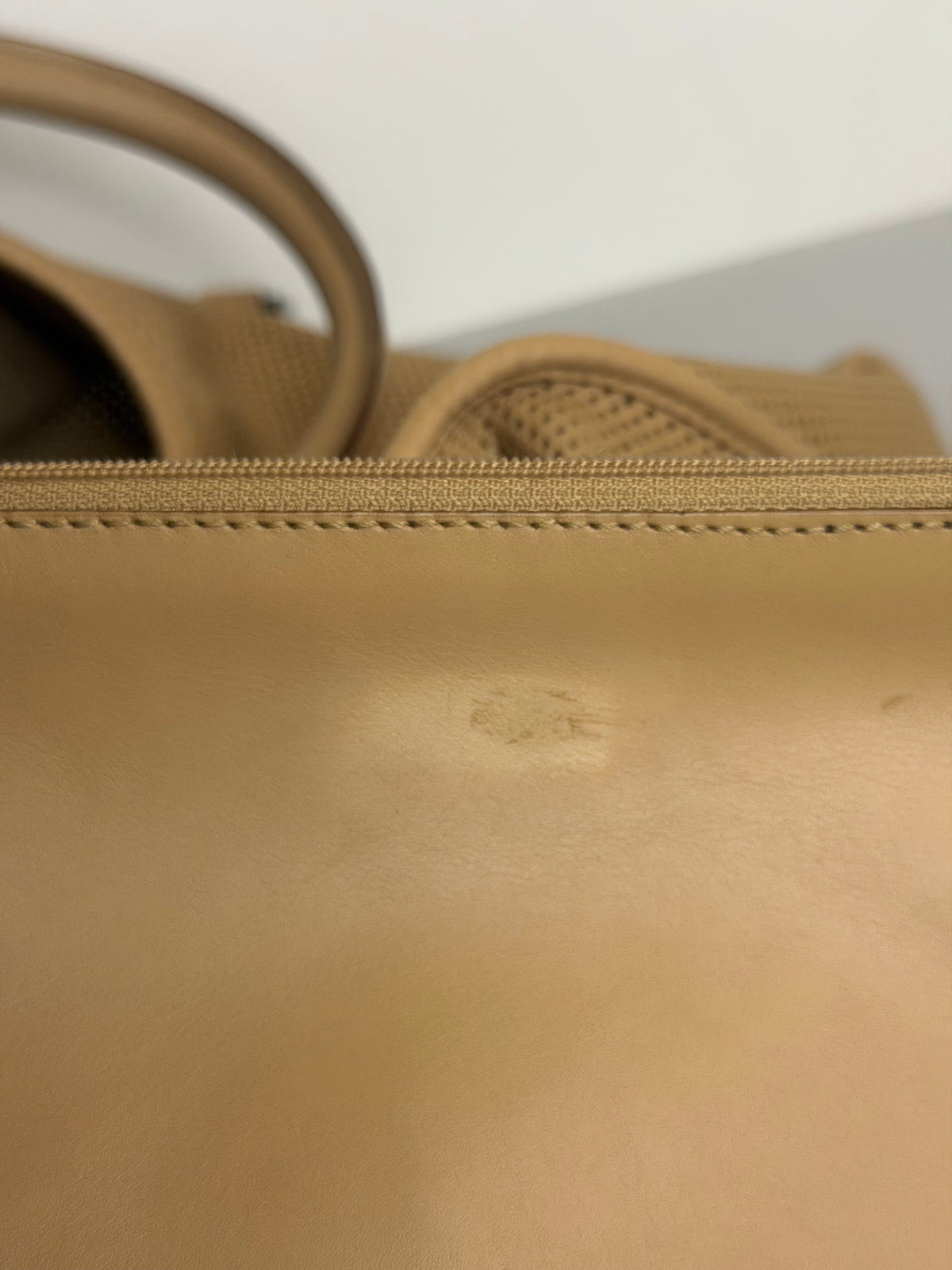 Rare Gucci Perforated Leather Jackie x Bardot Tan Hobo Shoulder Bag w/ Pouch