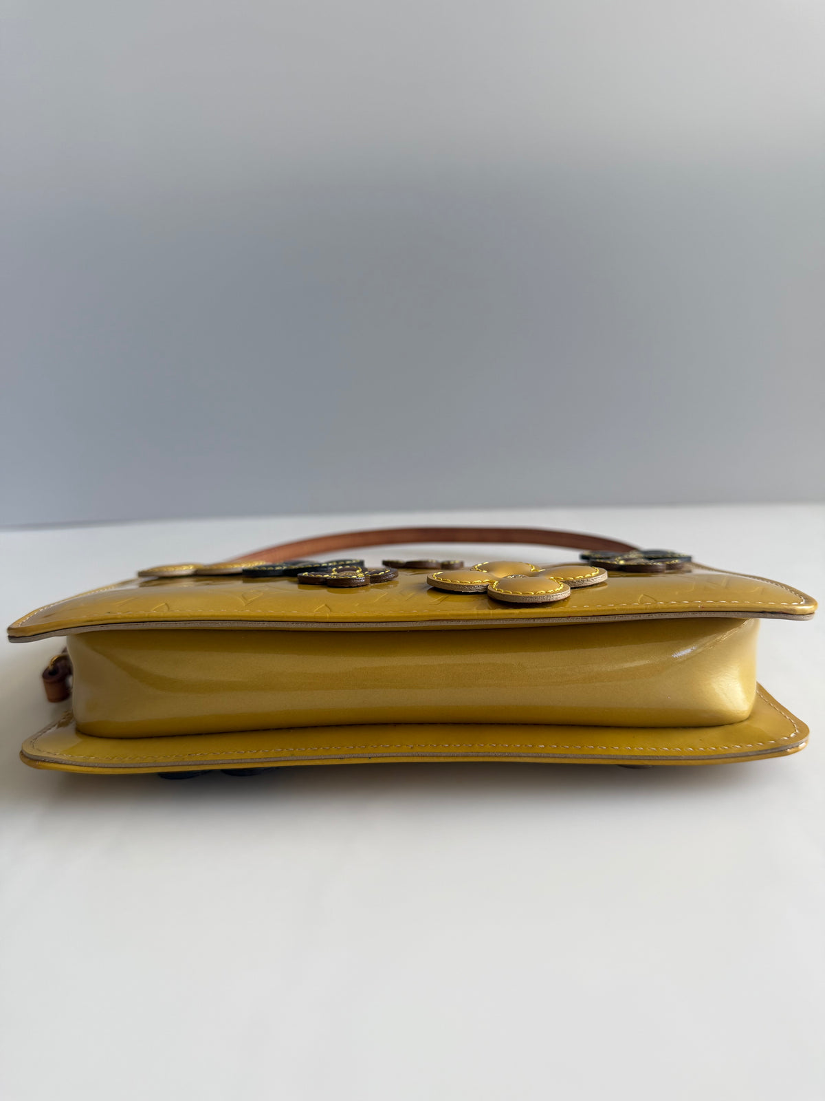 Louis Vuitton Monogram Vernis Lexington Fleurs Pochette - Yellow