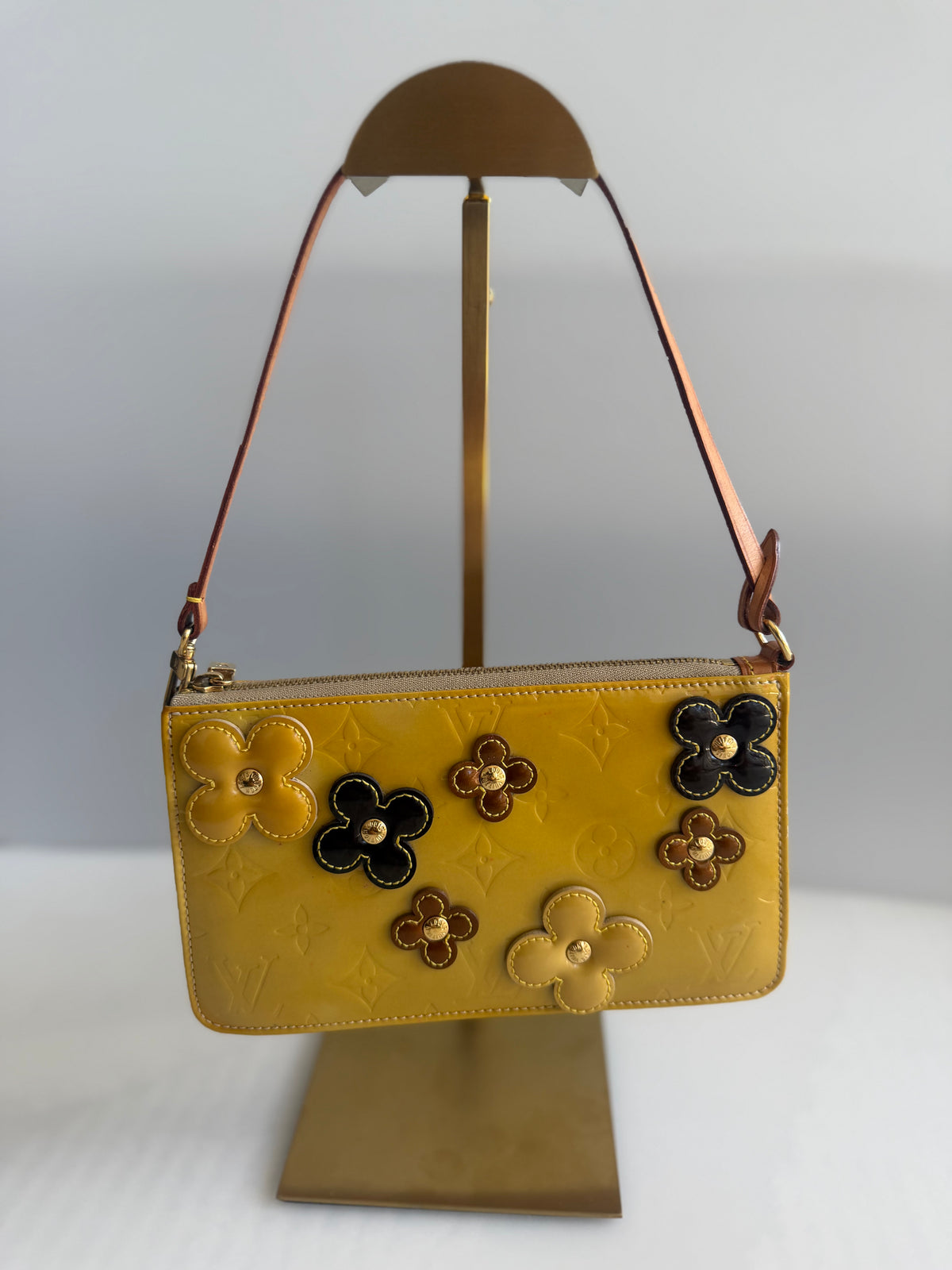 Louis Vuitton Monogram Vernis Lexington Fleurs Pochette - Yellow